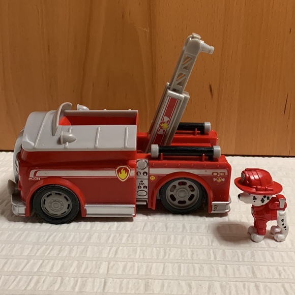 Paw Patrol On-A-Roll Marshall Transforming Firetruck w/Siren - SpinMaster - Picture 13 of 14